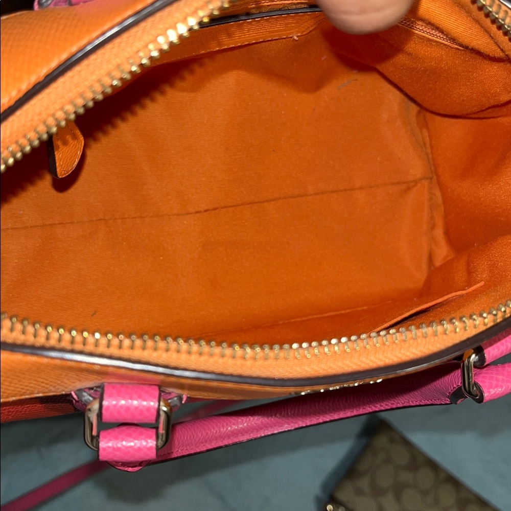 Colorful Coach Set - Picture 9 of 13